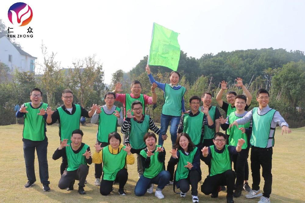 选择户外拓展训练的**时间