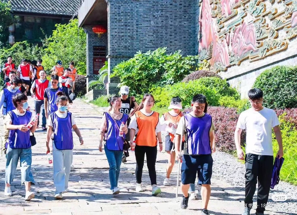 数字化转型下的团建变革：线上线下融合增强团队凝聚力